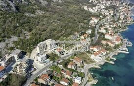 Просторный участок под застройку в самом сердце Доброты, в нескольких минутах ходьбы от моря