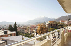 Дом с апартаментами у моря, Шушань