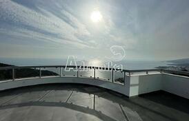 Пентхаус с видом на море, Бар