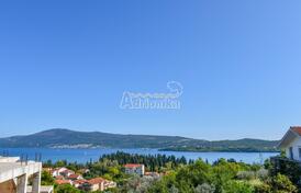 Дом с прекрасным видом на Тиватский залив, Тиват