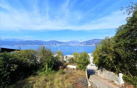 Участок в Крашичи в паре шагов от моря