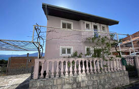 Дом в Тивате с панорамным видом на море