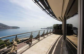 Просторная квартира в комплексе с видом на море