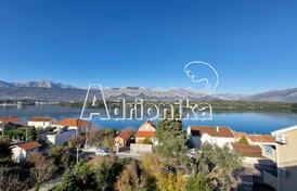 Квартира с общей террасой на крыше, Луштица, рядом с морем