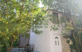 Дом с двумя апартаментами в Бечичи