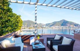 Двухкомнатная квартира в комплексе на берегу моря