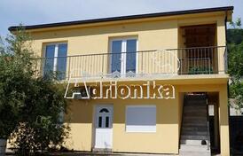 Дом с видом на Тиватский залив, Пржице