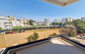 Квартира с тремя спальнями и бассейном, 200м от моря и пляжа, Добра Вода, Бар