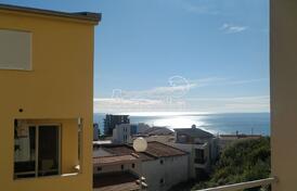 Двухкомнатная квартира с видом на море в Ульцине