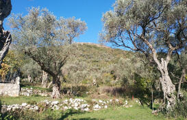 Урбанизованый участок на продажу рядом с пляжем