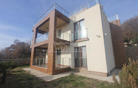 Современная вилла в комплексе с бассейном