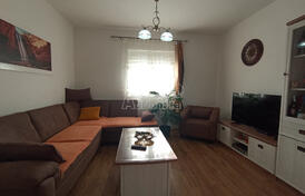 Просторный дом в Лапчичи, Будва