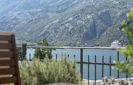 Однокомнатная квартира с видом на море в Муо, Бока Которская бухта