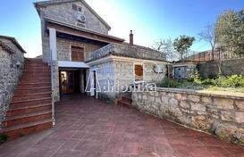 Отремонтированный старинный каменный дом в очаровательной деревне Маровичи, Луштица