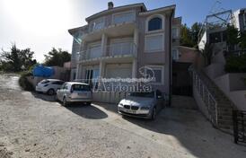 Дом в Лепетани с 4квартирами в ста метрах от моря