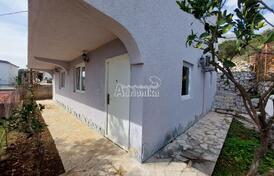 Дом с двумя апартаментами и видом на море, Добра Вода