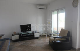 Трехэтажный дом с панорамным видом в Сутоморе