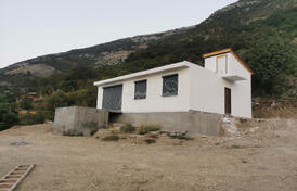 Качественно построенный дом с панорамным видом в Сутоморе