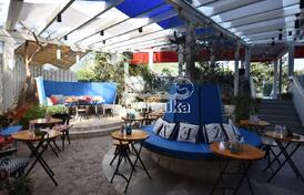 Апартотель с рестораном в 500м от моря в центре Будвы