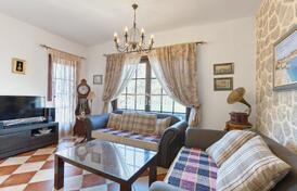 Великолепная вилла с камином на первой линии и видом на Боко-Которскую бухту