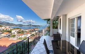 Квартира на продажу с видом на остров Свети Стефан