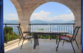 Четыре просторные квартиры с прекрасным видом на море, Крашичи