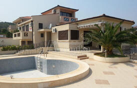 Роскошная вилла с видом на море в Утехе