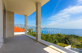 Две великолепные виллы, с изысканным дизайном и непревзойденным видом на сверкающее море.