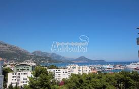 Просторная квартира в центре Бара с террасой и джакузи