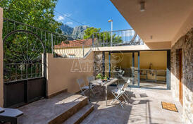 Реконструированный двухквартирный дом в Шкаляре, Котор